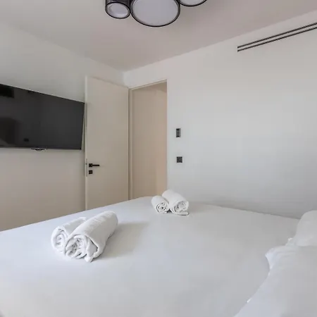 Renovated 1Br Steps From Croisette & Beach Appartement Cannes