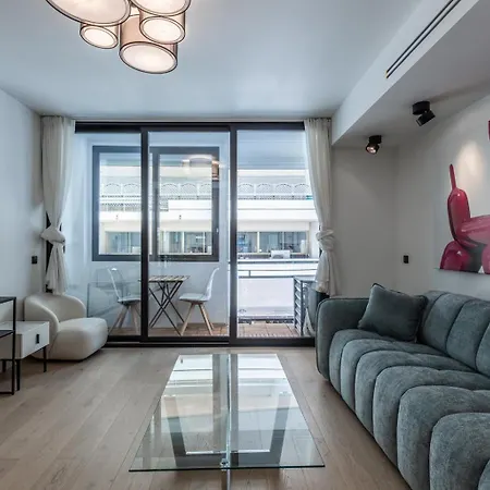 Renovated 1Br Steps From Croisette & Beach Appartement *