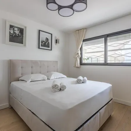 Renovated 1Br Steps From Croisette & Beach * Cannes