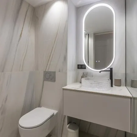 Renovated 1Br Steps From Croisette & Beach * Cannes